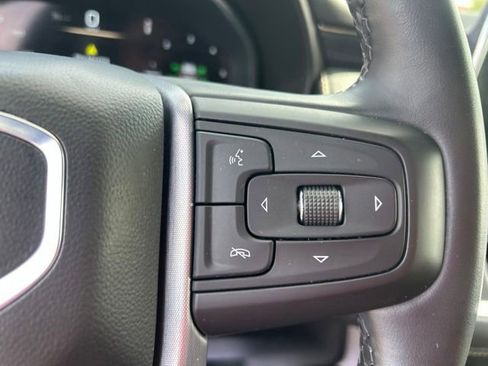 Used 2024 GMC Yukon SLT AWD/4WD image 18