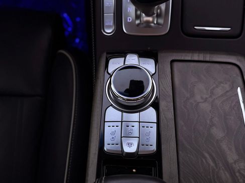 Used 2020 Genesis G90 3.3T Premium RWD image 46