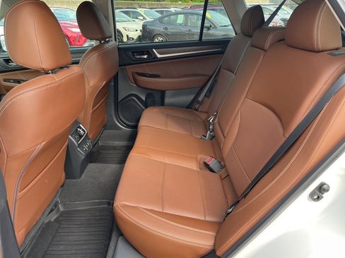 Used 2019 Subaru Outback 2.5i Touring image 10