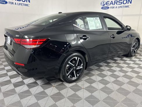 Used 2024 Nissan Sentra SV FWD image 6
