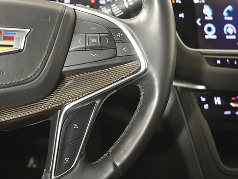 Used 2018 Cadillac XT5 Platinum w/ Driver Assist Package image 38