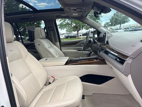 Certified 2023 Cadillac Escalade Premium Luxury Platinum w/ LPO, Radiant Package AWD/4WD image 24