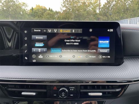 Certified 2025 Nissan Kicks SR w/ Illumination Package image 26