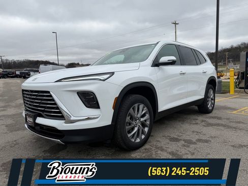 Used 2025 Buick Enclave Preferred image 1