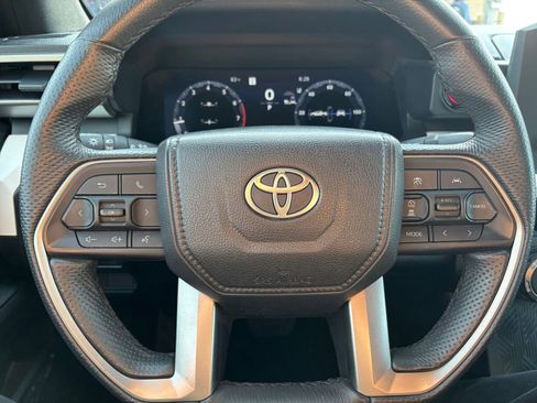 Used 2024 Toyota Tacoma TRD Off-Road image 60