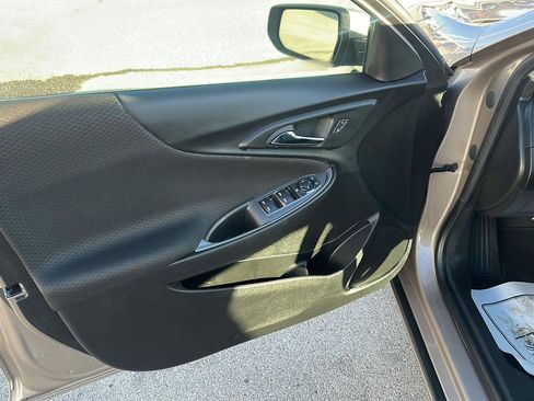 Used 2024 Chevrolet Malibu LT image 19