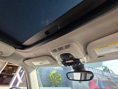 Used 2019 MINI Cooper S image 12