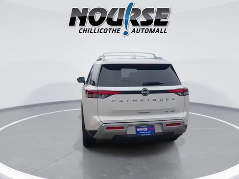 Used 2024 Nissan Pathfinder SL image 7