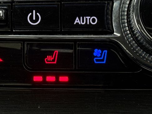 Used 2022 Lincoln Nautilus Reserve image 22