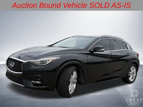 Used 2017 INFINITI QX30 Premium w/ Navigation Package image 4