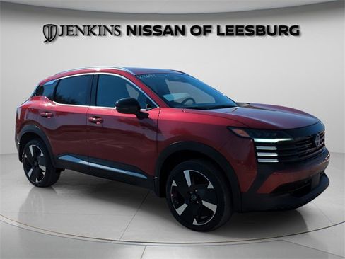 New 2026 Nissan Kicks SR image 2