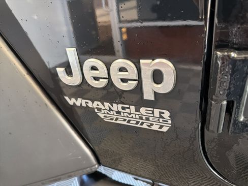 Used 2019 Jeep Wrangler Unlimited Sport S image 10