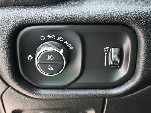 Used 2022 RAM 1500 Lone Star RWD image 11
