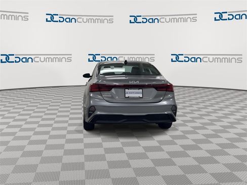 Used 2024 Kia Forte LXS w/ LXS Technology Package image 7