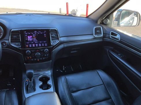 Used 2019 Jeep Grand Cherokee Limited w/ Luxury Group II image 17