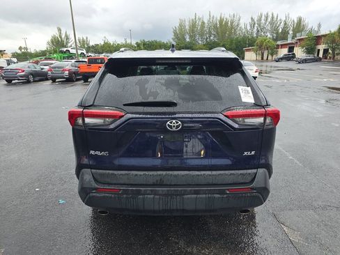 Used 2021 Toyota RAV4 XLE FWD image 5