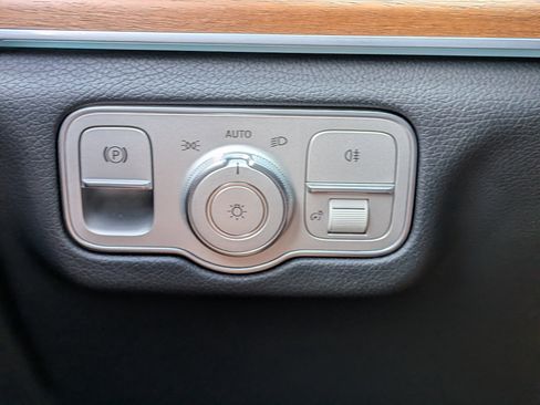 Used 2025 Mercedes-Benz GLE 350 4MATIC image 24