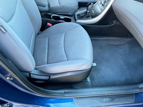 Used 2016 Hyundai Elantra SE w/ Option Group 02 image 17