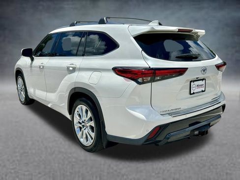 Used 2021 Toyota Highlander Limited AWD/4WD image 8