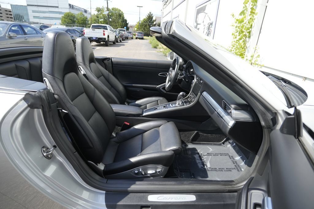 Used 2017 Porsche 911 Carrera RWD image 28