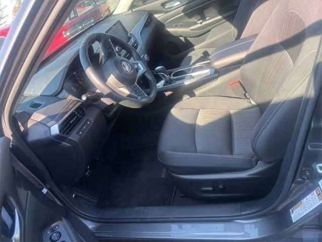 Used 2024 Nissan Altima 2.5 SV FWD image 10