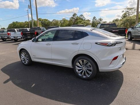 New 2026 Buick Envista Avenir FWD image 6