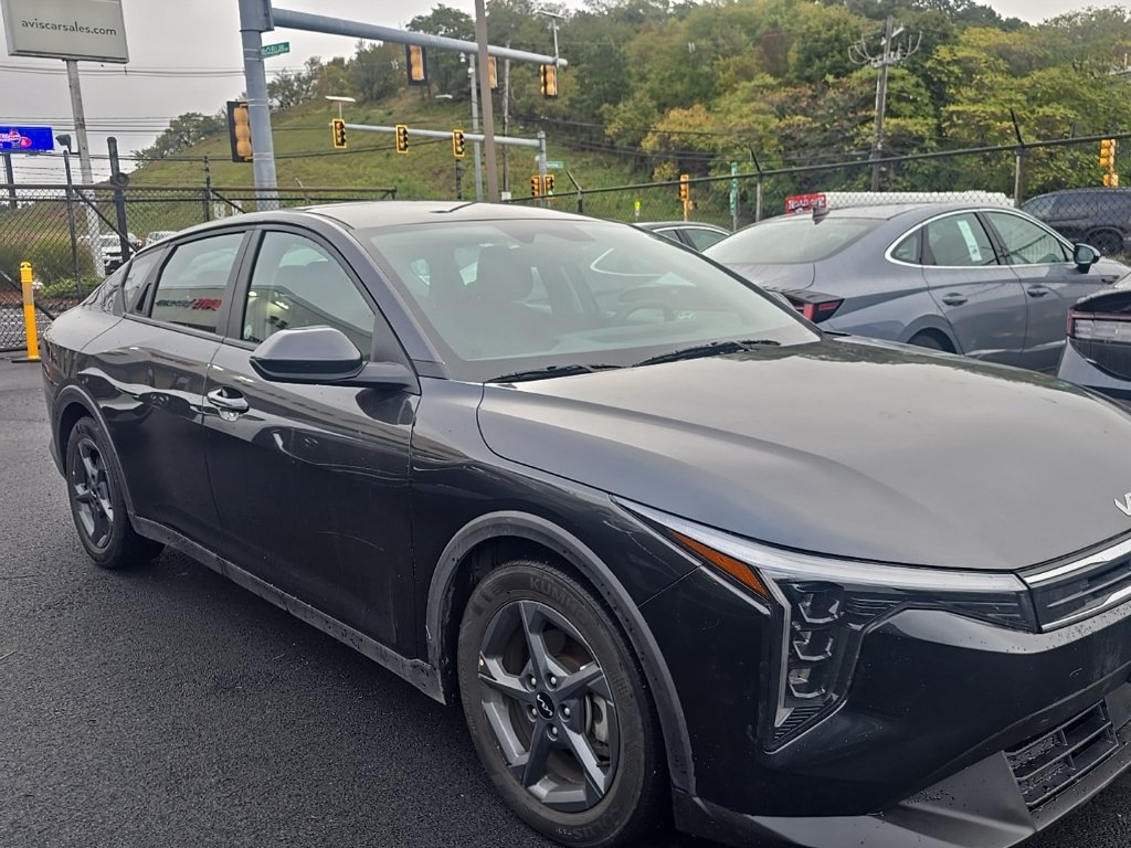 Used 2025 Kia K4 FWD image 2