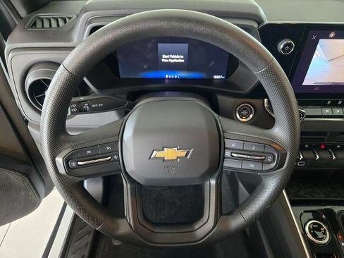 Used 2025 Chevrolet Colorado W/T AWD/4WD image 30