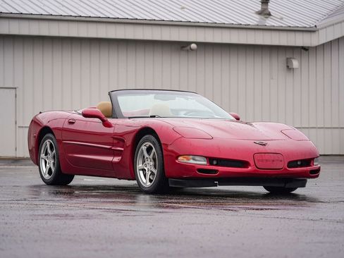 Used 2002 Chevrolet Corvette Convertible w/ Preferred Equipment Group2 image 2