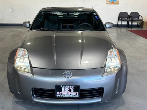 Used 2003 Nissan 350Z Touring RWD image 2