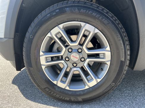 Used 2026 GMC Terrain Elevation image 12