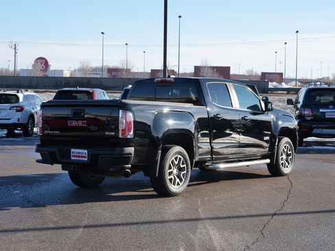 Used 2016 GMC Canyon SLE image 3