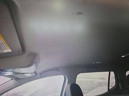 Used 2023 GMC Acadia SLE w/ Driver Convenience Package image 16