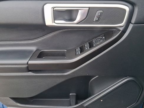 Used 2020 Ford Explorer XLT w/ Equipment Group 202A image 12