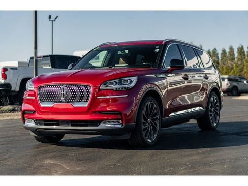 Used 2021 Lincoln Aviator Reserve w/ Equipment Group 202A image 2