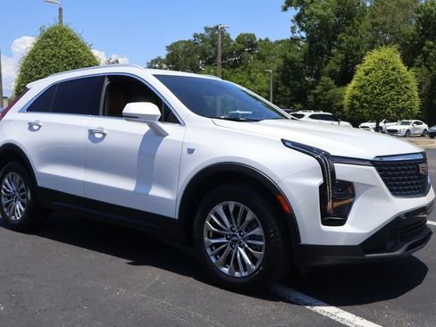 Certified 2024 Cadillac XT4 Premium Luxury FWD image 7