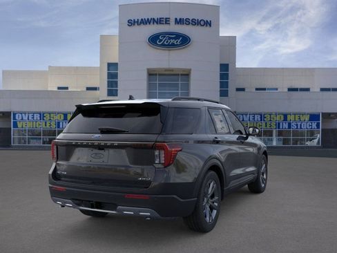 New 2026 Ford Explorer Active w/ Active Comfort Package AWD/4WD image 8