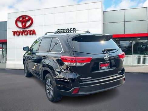 Used 2018 Toyota Highlander XLE w/ Protection Package #3 AWD/4WD image 9