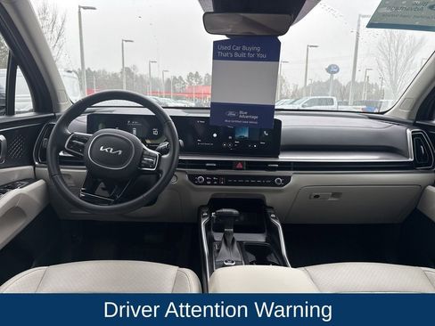 Used 2024 Kia Sorento S w/ Panoramic Sunroof Package image 18
