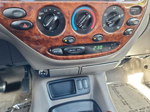 Used 2006 Toyota Tundra Limited w/ All Weather Guard Pkg AWD/4WD image 12