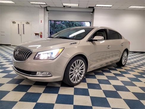 Used 2014 Buick LaCrosse Premium image 3