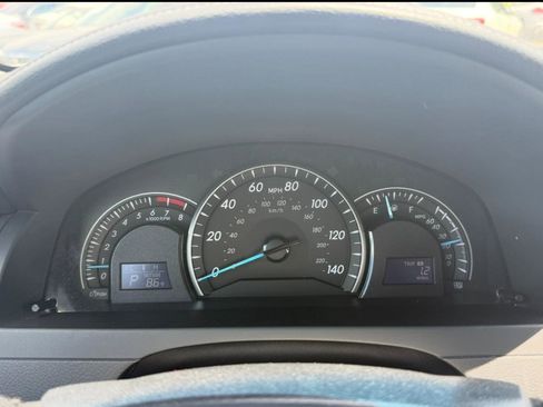 Used 2012 Toyota Camry LE FWD image 15