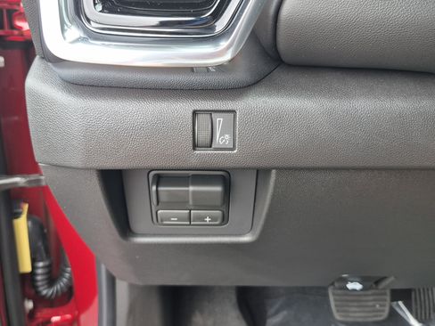 New 2026 GMC Canyon Elevation w/ Convenience Package RWD image 28