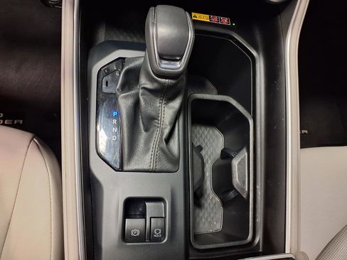 Used 2024 Toyota Grand Highlander XLE image 17