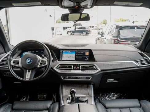Used 2022 BMW X5 xDrive45e w/ M Sport Package image 11