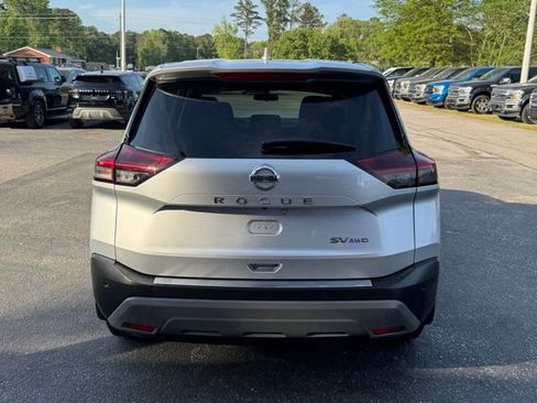 Used 2021 Nissan Rogue SV image 6