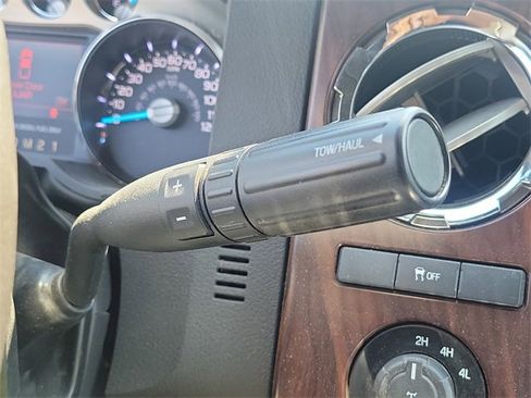 Used 2016 Ford F250 Lariat w/ Lariat Ultimate Package AWD/4WD image 21