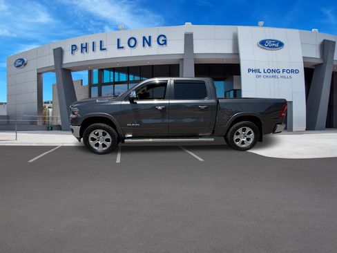 Used 2019 RAM 1500 Laramie AWD/4WD image 2