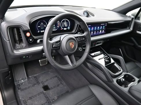 Certified 2026 Porsche Cayenne S AWD/4WD image 4