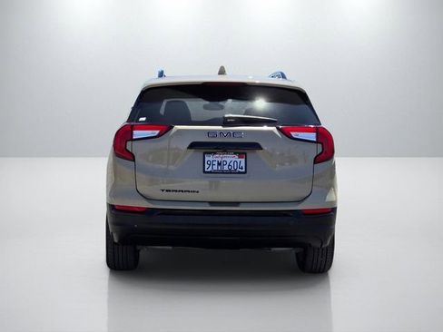 Used 2023 GMC Terrain SLE w/ Driver Convenience Package FWD image 5